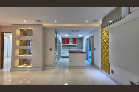 Casa para alugar com 180m², 4 quartos e 4 vagas Casa para alugar com 180m², 4 quartos e 4 vagasSala