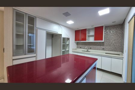 Casa para alugar com 180m², 4 quartos e 4 vagas Casa para alugar com 180m², 4 quartos e 4 vagasCozinha