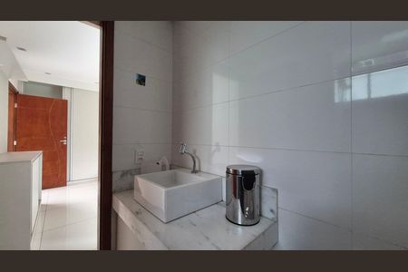 Casa para alugar com 180m², 4 quartos e 4 vagas Casa para alugar com 180m², 4 quartos e 4 vagasBanheiro da suíte 3