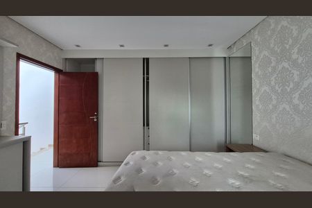 Casa para alugar com 180m², 4 quartos e 4 vagas Casa para alugar com 180m², 4 quartos e 4 vagasSuíte 3