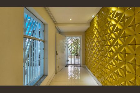 Casa para alugar com 180m², 4 quartos e 4 vagas Casa para alugar com 180m², 4 quartos e 4 vagasSala