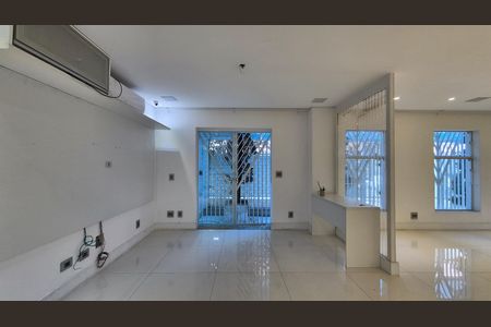 Casa para alugar com 180m², 4 quartos e 4 vagas Casa para alugar com 180m², 4 quartos e 4 vagasSala