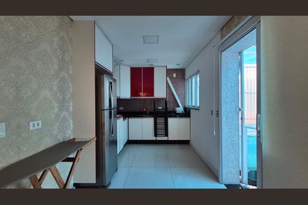 Casa para alugar com 180m², 4 quartos e 4 vagas Casa para alugar com 180m², 4 quartos e 4 vagasCozinha
