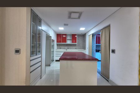 Casa para alugar com 180m², 4 quartos e 4 vagas Casa para alugar com 180m², 4 quartos e 4 vagasCozinha