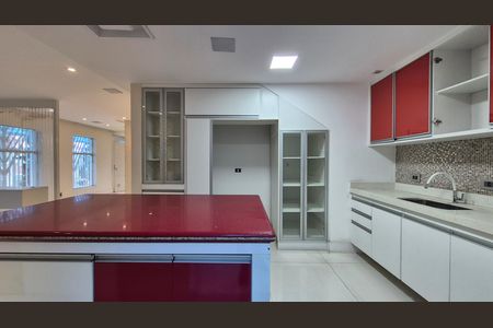 Casa para alugar com 180m², 4 quartos e 4 vagas Casa para alugar com 180m², 4 quartos e 4 vagasCozinha