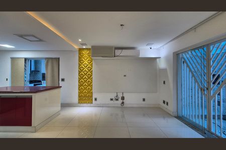 Casa para alugar com 180m², 4 quartos e 4 vagas Casa para alugar com 180m², 4 quartos e 4 vagasSala