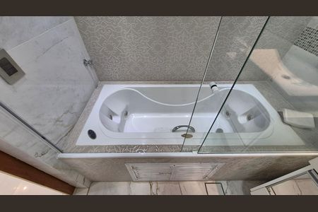 Casa para alugar com 180m², 4 quartos e 4 vagas Casa para alugar com 180m², 4 quartos e 4 vagasBanheiro da suíte