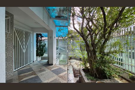 Casa para alugar com 180m², 4 quartos e 4 vagas Casa para alugar com 180m², 4 quartos e 4 vagasArea externa