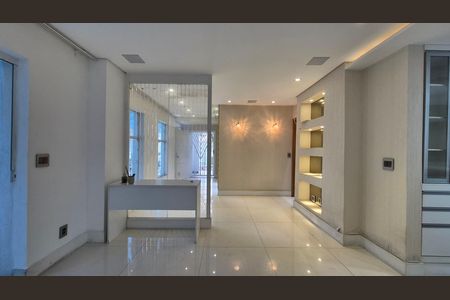 Casa para alugar com 180m², 4 quartos e 4 vagas Casa para alugar com 180m², 4 quartos e 4 vagasSala