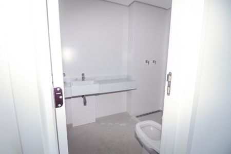 Apartamento à venda com 124m², 3 quartos e 2 vagasBanheiro da Suíte 2