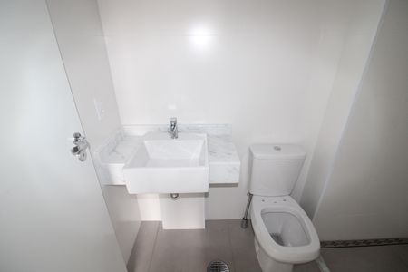 Apartamento à venda com 71m², 2 quartos e 1 vagaQuarto 2 - Banheiro
