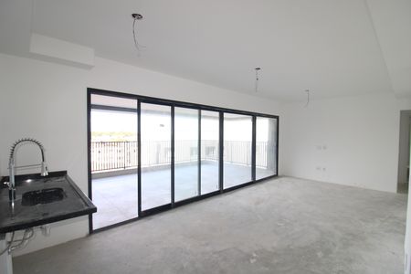 Apartamento à venda com 137m², 3 quartos e 2 vagasSala / Cozinha