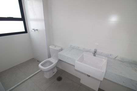 Apartamento à venda com 137m², 3 quartos e 2 vagasQuarto 2 - Banheiro