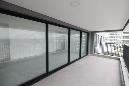 Apartamento à venda com 118m², 3 quartos e 2 vagasSala / Cozinha - Varanda