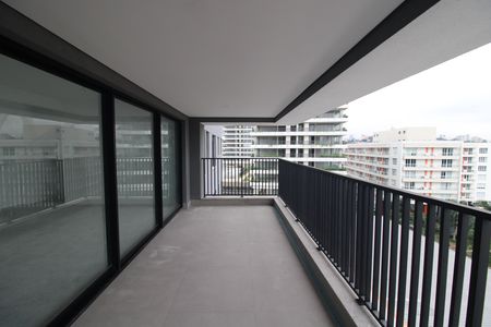 Apartamento à venda com 118m², 3 quartos e 2 vagasSala / Cozinha - Varanda