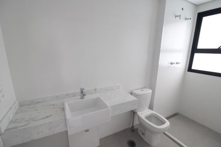 Apartamento à venda com 118m², 3 quartos e 2 vagasQuarto 2 - Banheiro