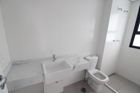 Apartamento à venda com 117m², 3 quartos e 2 vagasQuarto 1 - Banheiro
