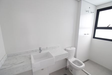 Apartamento à venda com 117m², 3 quartos e 2 vagasQuarto 2 - Banheiro