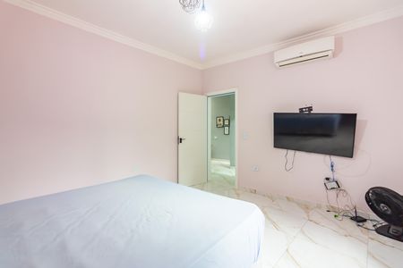Casa à venda com 234m², 4 quartos e 2 vagasQuarto 2