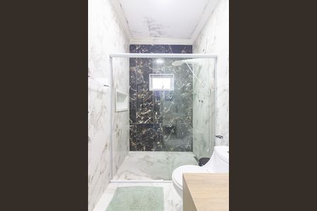 Casa à venda com 234m², 4 quartos e 2 vagasBanheiro 2