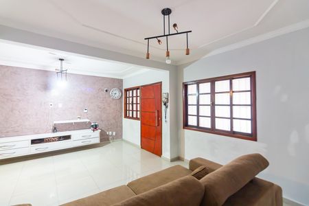Casa à venda com 234m², 4 quartos e 2 vagasSala 
