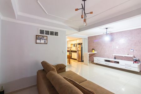 Sala  de casa à venda com 4 quartos, 234m² em Quitaúna, Osasco