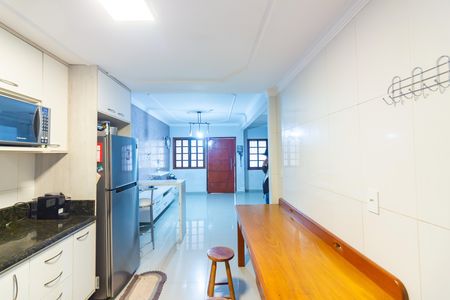 Casa à venda com 234m², 4 quartos e 2 vagasCozinha 