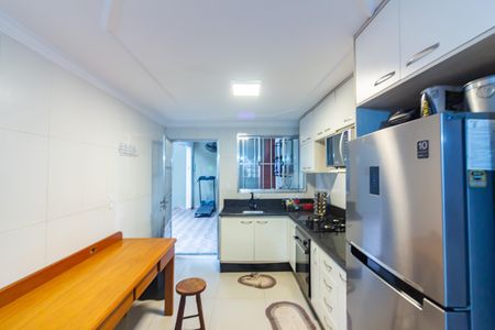 Casa à venda com 234m², 4 quartos e 2 vagasCozinha 
