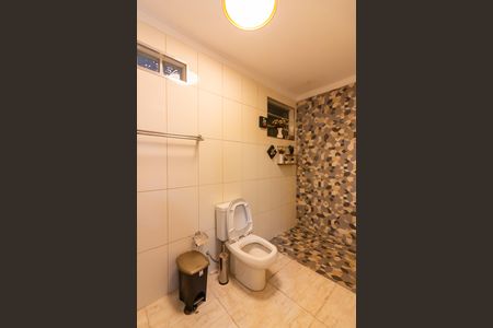 Casa à venda com 234m², 4 quartos e 2 vagasBanheiro 1