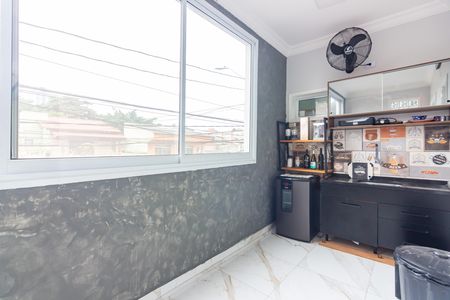 Casa à venda com 234m², 4 quartos e 2 vagasvaranda