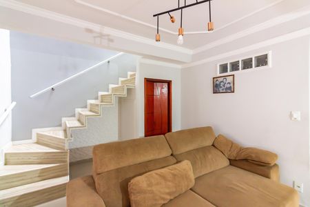 Casa à venda com 234m², 4 quartos e 2 vagasSala 