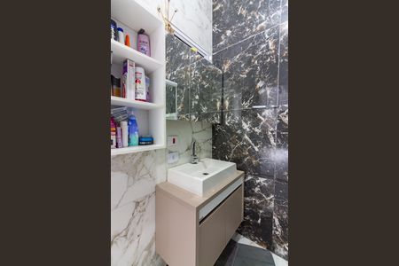 Casa à venda com 234m², 4 quartos e 2 vagasBanheiro 3