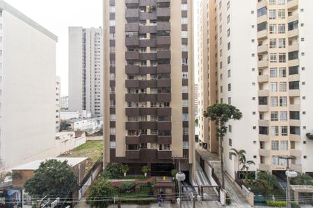 Vista da Sala de apartamento à venda com 1 quarto, 90m² em Cristo Rei, Curitiba