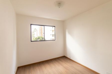Quarto 2 de apartamento à venda com 1 quarto, 90m² em Cristo Rei, Curitiba