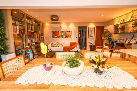 Apartamento à venda com 3 quartos, 154m² em Setor Bueno, Goiânia