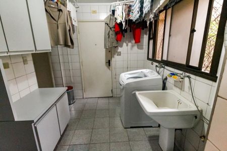 Apartamento à venda com 187m², 4 quartos e 3 vagas Apartamento à venda com 187m², 4 quartos e 3 vagasÁrea de Serviço