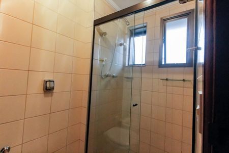 Apartamento à venda com 187m², 4 quartos e 3 vagas Apartamento à venda com 187m², 4 quartos e 3 vagasBanheiro da Suíte 1