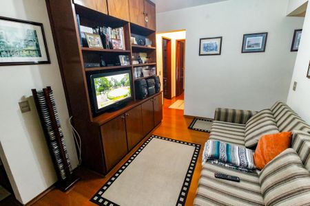 Apartamento à venda com 187m², 4 quartos e 3 vagas Apartamento à venda com 187m², 4 quartos e 3 vagasSala 3 - TV