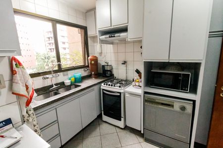 Apartamento à venda com 187m², 4 quartos e 3 vagas Apartamento à venda com 187m², 4 quartos e 3 vagasCozinha - Armários