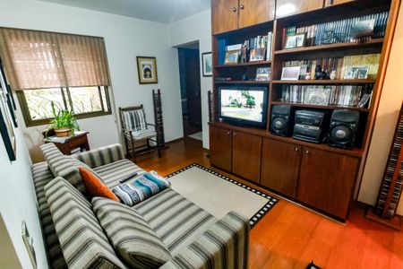 Apartamento à venda com 187m², 4 quartos e 3 vagas Apartamento à venda com 187m², 4 quartos e 3 vagasSala 3 - TV