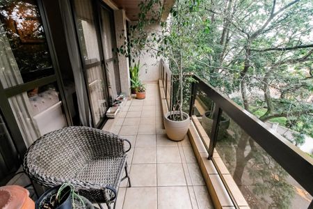 Apartamento à venda com 187m², 4 quartos e 3 vagas Apartamento à venda com 187m², 4 quartos e 3 vagasVaranda da Sala