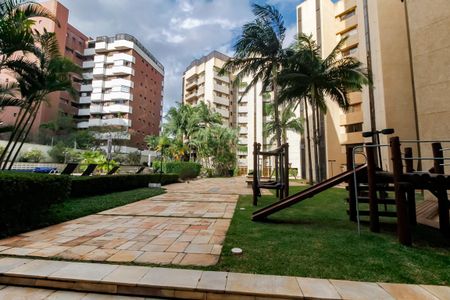 Apartamento à venda com 187m², 4 quartos e 3 vagas Apartamento à venda com 187m², 4 quartos e 3 vagasÁrea comum - Playground