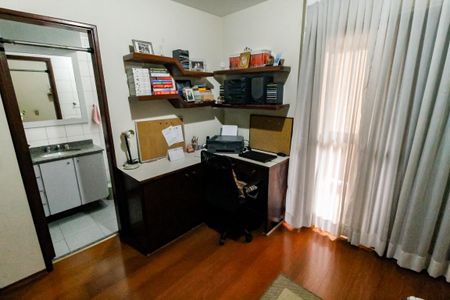 Apartamento à venda com 187m², 4 quartos e 3 vagas Apartamento à venda com 187m², 4 quartos e 3 vagasSuíte 2