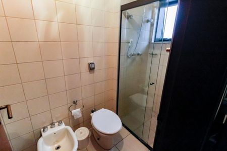 Apartamento à venda com 187m², 4 quartos e 3 vagas Apartamento à venda com 187m², 4 quartos e 3 vagasBanheiro da Suíte 1