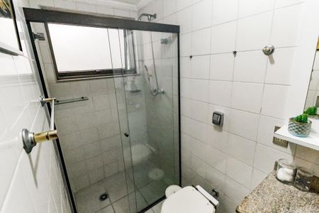 Apartamento à venda com 187m², 4 quartos e 3 vagas Apartamento à venda com 187m², 4 quartos e 3 vagasBanheiro da Suíte 4