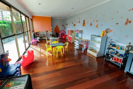 Apartamento à venda com 187m², 4 quartos e 3 vagas Apartamento à venda com 187m², 4 quartos e 3 vagasBrinquedoteca