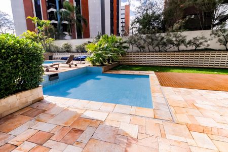 Apartamento à venda com 187m², 4 quartos e 3 vagas Apartamento à venda com 187m², 4 quartos e 3 vagasÁrea comum - Piscina