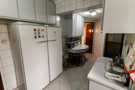 Apartamento à venda com 187m², 4 quartos e 3 vagas Apartamento à venda com 187m², 4 quartos e 3 vagasCozinha - Armários