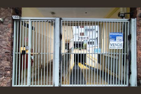 Apartamento à venda com 37m², 1 quarto e sem vaga Apartamento à venda com 37m², 1 quarto e sem vagaFachada + Plaquinha