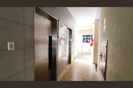 Apartamento à venda com 37m², 1 quarto e sem vaga Apartamento à venda com 37m², 1 quarto e sem vagaElevadores
